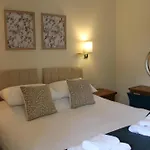 Sutton Hall Resort *
