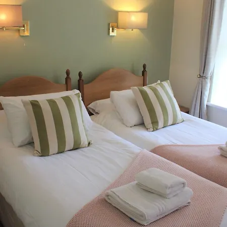 Sutton Hall Resort *