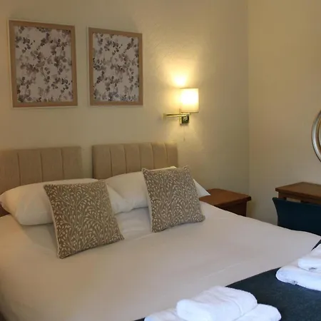Sutton Hall Resort *