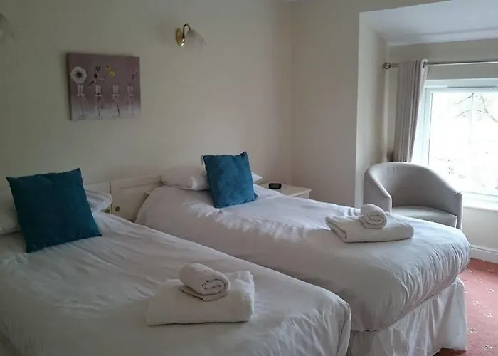 Sutton Hall Resort *