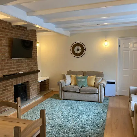Sutton Hall ثيرسك