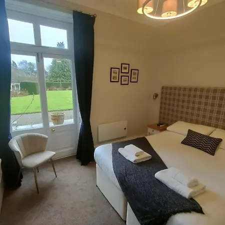 Sutton Hall شقة